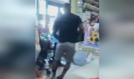 女人尿尿视频,真实尿尿视频背后的故事